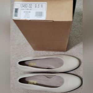 DREW Dianna II Bone Calf Size 9.5 Narrow